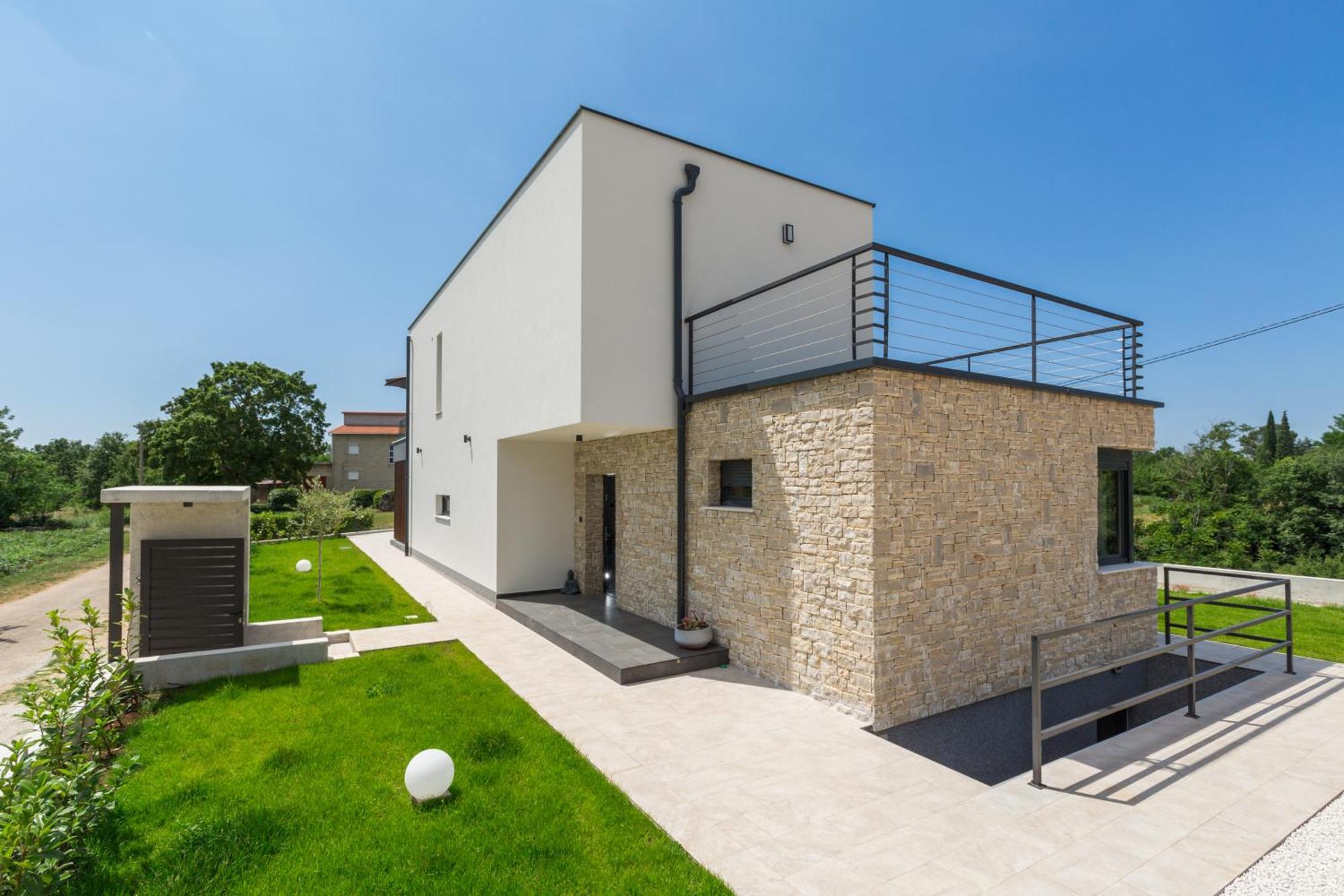 Emma-louisa Villa